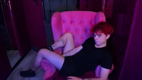 Snapshot of blalz_vok chatting on November 18, 9:19 pm Blaiz online show from November 18, 9:19 pm