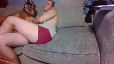 Snapshot of blaw_1321 chatting on May 16, 6:21 am blaw_1321 online show from May 16, 6:21 am