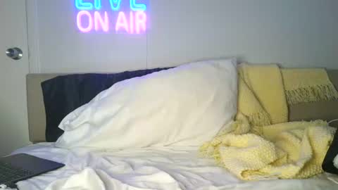 Snapshot of blaze_thickwood chatting on July 13, 3:37 pm Blaze Thickwood online show from July 13, 3:37 pm
