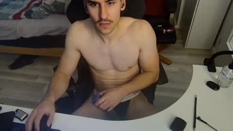 Snapshot of blazinghoney chatting on December 18, 6:46 pm Honey online show from December 18, 6:46 pm