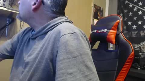 Snapshot of blazingslow chatting on December 31, 7:53 am blazingslow online show from December 31, 7:53 am