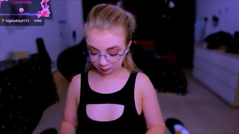 Nicole online show from November 12, 5:30 am