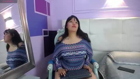 Snapshot of blissvixen chatting on December 16, 5:29 pm BlissVixen online show from December 16, 5:29 pm