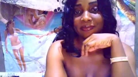 Snapshot of blktulipsxx chatting on August 6, 3:08 am Lola online show from August 6, 3:08 am