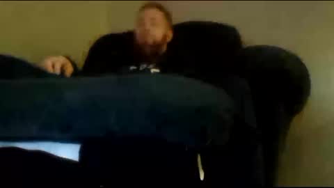 Snapshot of bllg3 chatting on January 6, 1:31 am bllg3 online show from January 6, 1:31 am