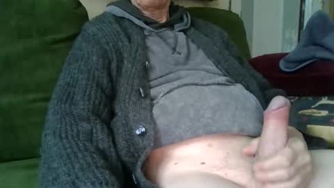 Snapshot of blomkuk chatting on February 9, 8:29 am blomkuk online show from February 9, 8:29 am