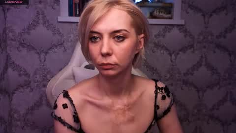 blond_ice_ann online show from April 17, 12:19 pm