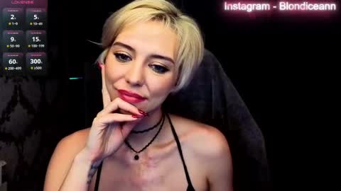 Snapshot of blond_ice_ann chatting on June 5, 6:52 am blond_ice_ann online show from June 5, 6:52 am