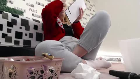 Snapshot of blonddaiana23 chatting on January 9, 1:50 am blonddaiana23 online show from January 9, 1:50 am
