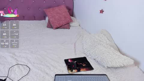 Esperancita and Karina online show from December 3, 1:57 am