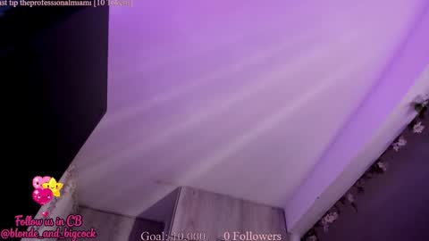 Snapshot of blonde_and_bigcock chatting on March 11, 1:06 pm Blonde and Sam online show from March 11, 1:06 pm