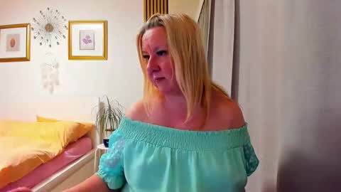 Nicole online show from February 17, 4:57 pm