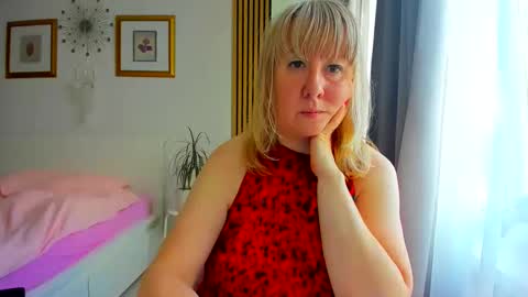 Nicole online show from May 22, 4:56 pm