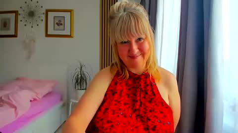 Nicole online show from May 27, 4:15 pm