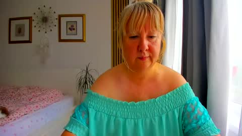 Nicole online show from June 14, 3:47 pm