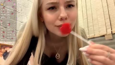 Aria  online show from March 15, 10:05 pm