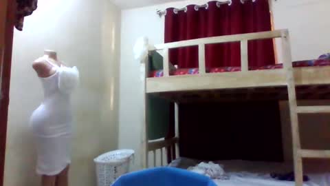 blonde_barby online show from November 19, 5:40 am