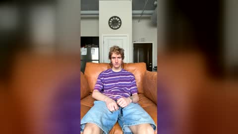 Snapshot of blonde_boi99 chatting on June 1, 6:09 pm Blondie online show from June 1, 6:09 pm