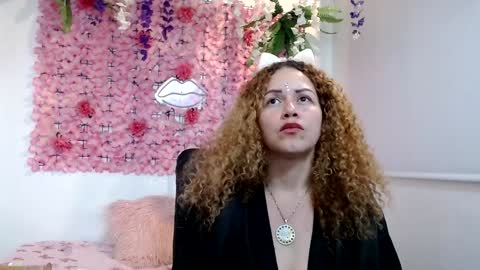 Snapshot of blonde_squirt_ chatting on December 15, 2:48 pm blonde_squirt_ online show from December 15, 2:48 pm