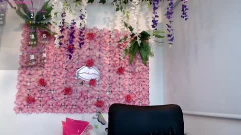 Snapshot of blonde_squirt_ chatting on January 29, 5:40 am blonde_squirt_ online show from January 29, 5:40 am