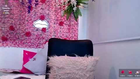 Snapshot of blonde_squirt_ chatting on February 8, 2:05 pm blonde_squirt_ online show from February 8, 2:05 pm
