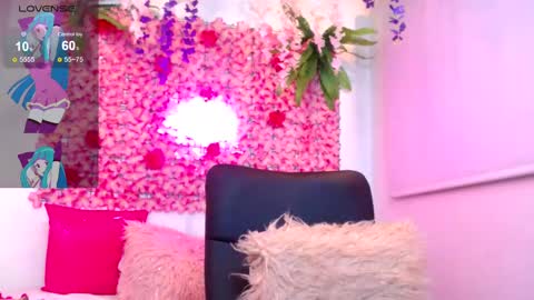 Snapshot of blonde_squirt_ chatting on March 5, 2:36 am blonde_squirt_ online show from March 5, 2:36 am