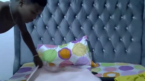 blonde online show from November 6, 8:10 pm