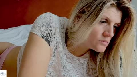Snapshot of blondechristine99 chatting on May 9, 4:01 pm blondechristine99 online show from May 9, 4:01 pm