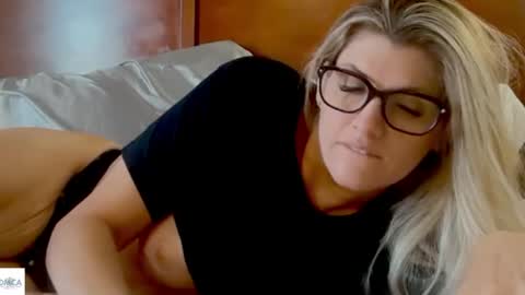 blondechristine99 online show from July 10, 1:25 pm