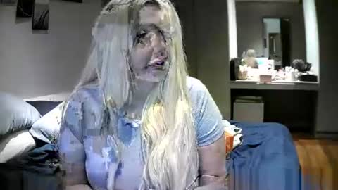 blondedolltia online show from October 10, 3:55 pm