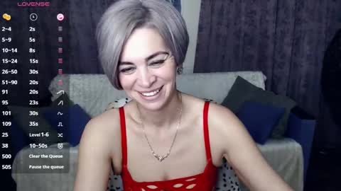 Snapshot of blondemommy_77 chatting on December 11, 11:43 pm Lola online show from December 11, 11:43 pm