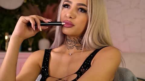 blondie_muller online show from September 9, 7:35 pm