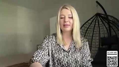 Snapshot of blondie_xoxoxo chatting on June 17, 8:39 am blondie_xoxoxo online show from June 17, 8:39 am