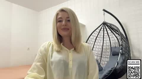 Snapshot of blondie_xoxoxo chatting on June 22, 9:45 pm blondie_xoxoxo online show from June 22, 9:45 pm