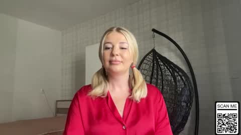 Snapshot of blondie_xoxoxo chatting on June 25, 12:31 pm blondie_xoxoxo online show from June 25, 12:31 pm