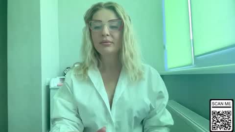 Snapshot of blondie_xoxoxo chatting on July 12, 10:06 am blondie_xoxoxo online show from July 12, 10:06 am