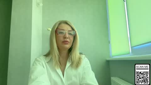 Snapshot of blondie_xoxoxo chatting on July 19, 7:23 am blondie_xoxoxo online show from July 19, 7:23 am