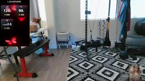 Snapshot of blondiebubblebooty chatting on May 10, 3:06 pm Bubbles online show from May 10, 3:06 pm