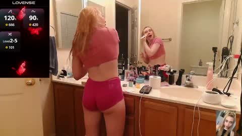 Snapshot of blondiebubblebooty chatting on May 29, 5:16 am Bubbles online show from May 29, 5:16 am