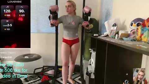 Snapshot of blondiebubblebooty chatting on June 15, 2:58 am Bubbles online show from June 15, 2:58 am