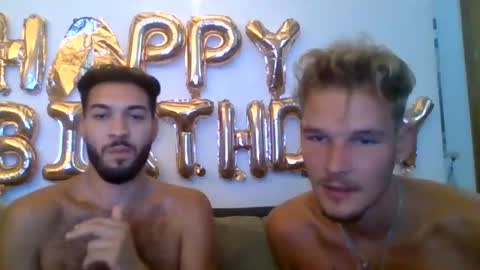 Snapshot of blondiexbrunette chatting on July 4, 3:24 am Aron X Emrah online show from July 4, 3:24 am