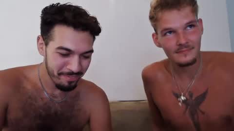 Snapshot of blondiexbrunette chatting on July 17, 4:23 pm Aron X Emrah online show from July 17, 4:23 pm