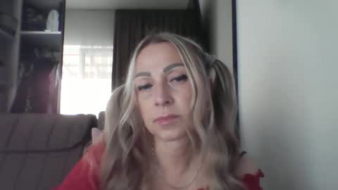 Snapshot of blondkitti chatting on September 9, 7:52 am Iren online show from September 9, 7:52 am