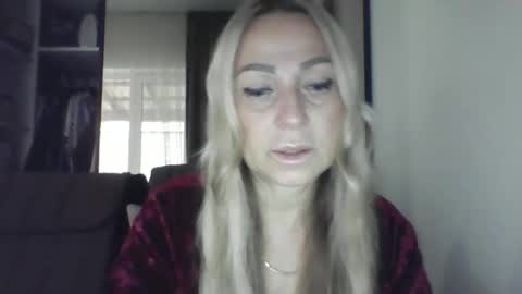 Snapshot of blondkitti chatting on September 12, 8:14 am Iren online show from September 12, 8:14 am