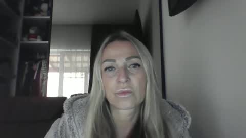Snapshot of blondkitti chatting on September 24, 11:13 am Iren online show from September 24, 11:13 am