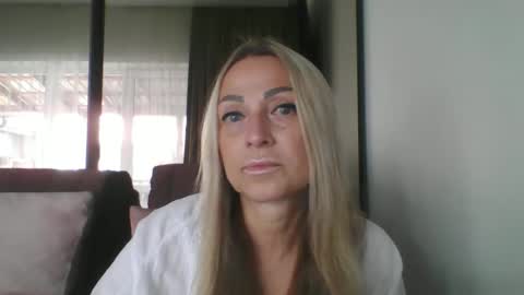 Snapshot of blondkitti chatting on September 27, 8:41 am Iren online show from September 27, 8:41 am