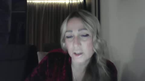 Snapshot of blondkitti chatting on October 15, 8:58 am Iren online show from October 15, 8:58 am