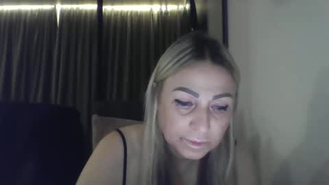 Snapshot of blondkitti chatting on October 16, 6:53 pm Iren online show from October 16, 6:53 pm
