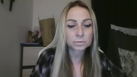 Snapshot of blondkitti chatting on October 22, 4:40 pm Iren online show from October 22, 4:40 pm
