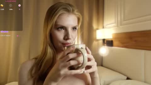 Snapshot of blondoll chatting on May 21, 1:23 am blondoll online show from May 21, 1:23 am
